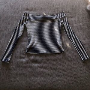 Used Off Shoulder Cropped Mid Long Sleeve Shirt